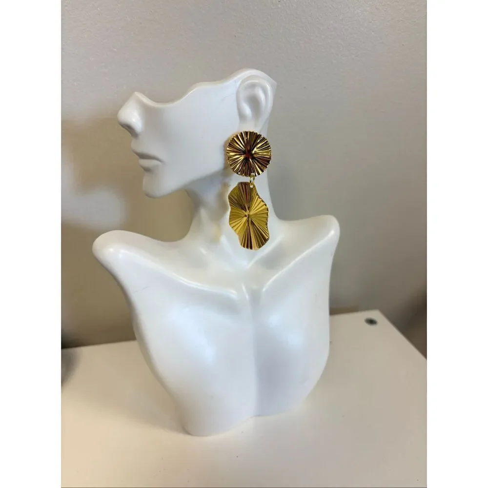 Gold Dangle Statememt Earrings